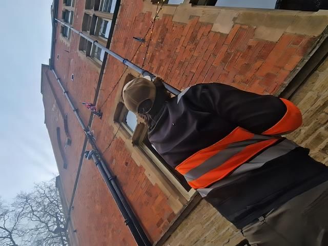 gutter-cleaning (2)-kireth-ai